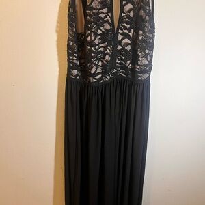 Elegant Black Lace Formal Evening Dress